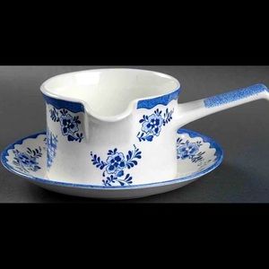 Vintage Johnson brother’s Holland gravy boat